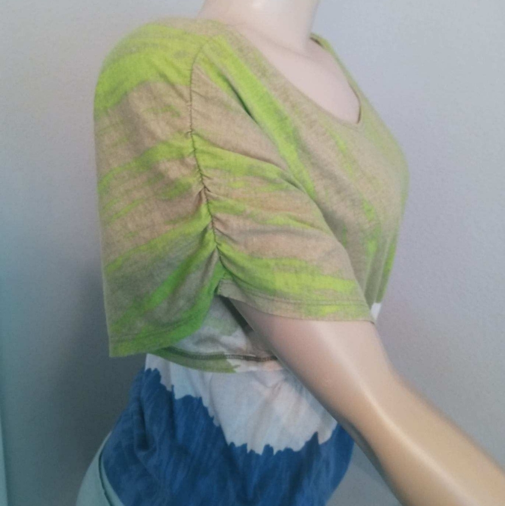 Top - Picture 3 of 6